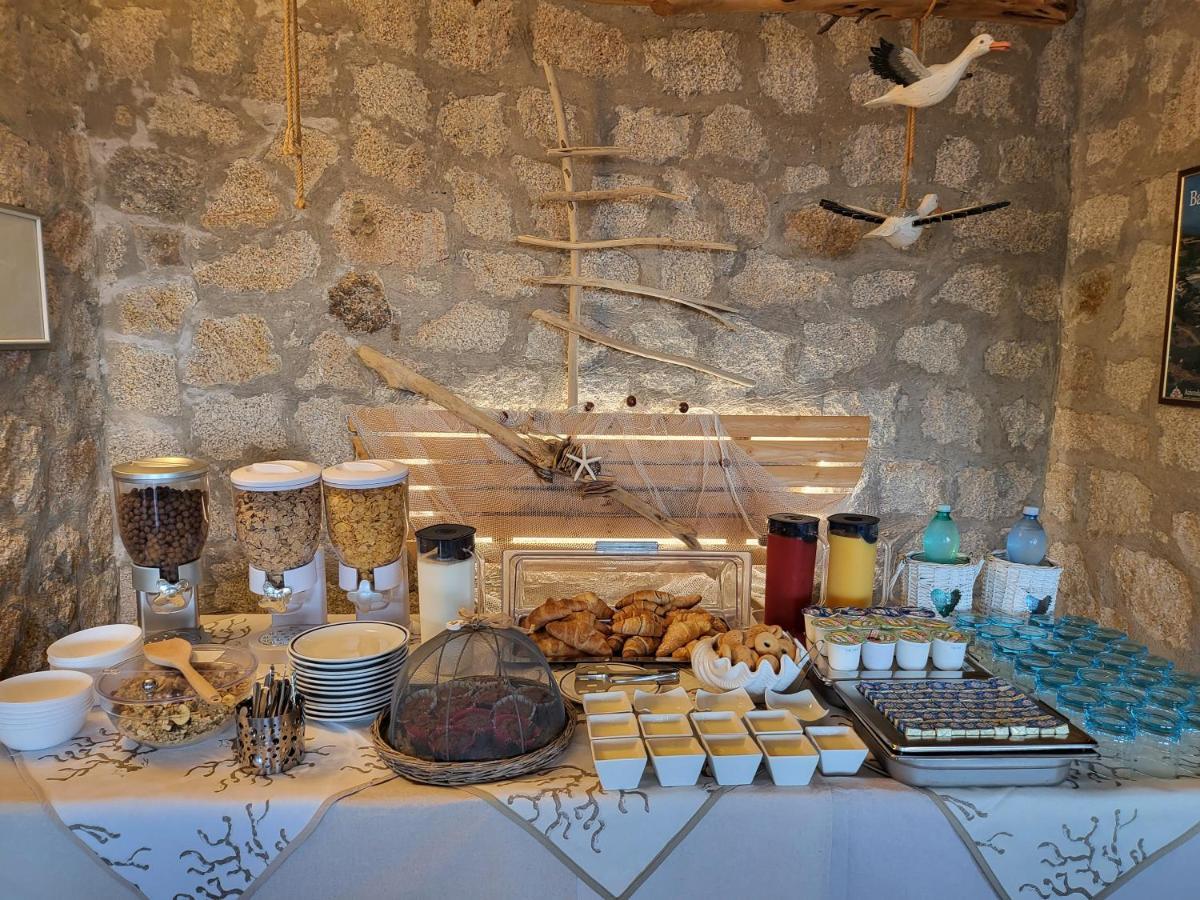 Hotel Olimpia Baja Sardinia Eksteriør bilde