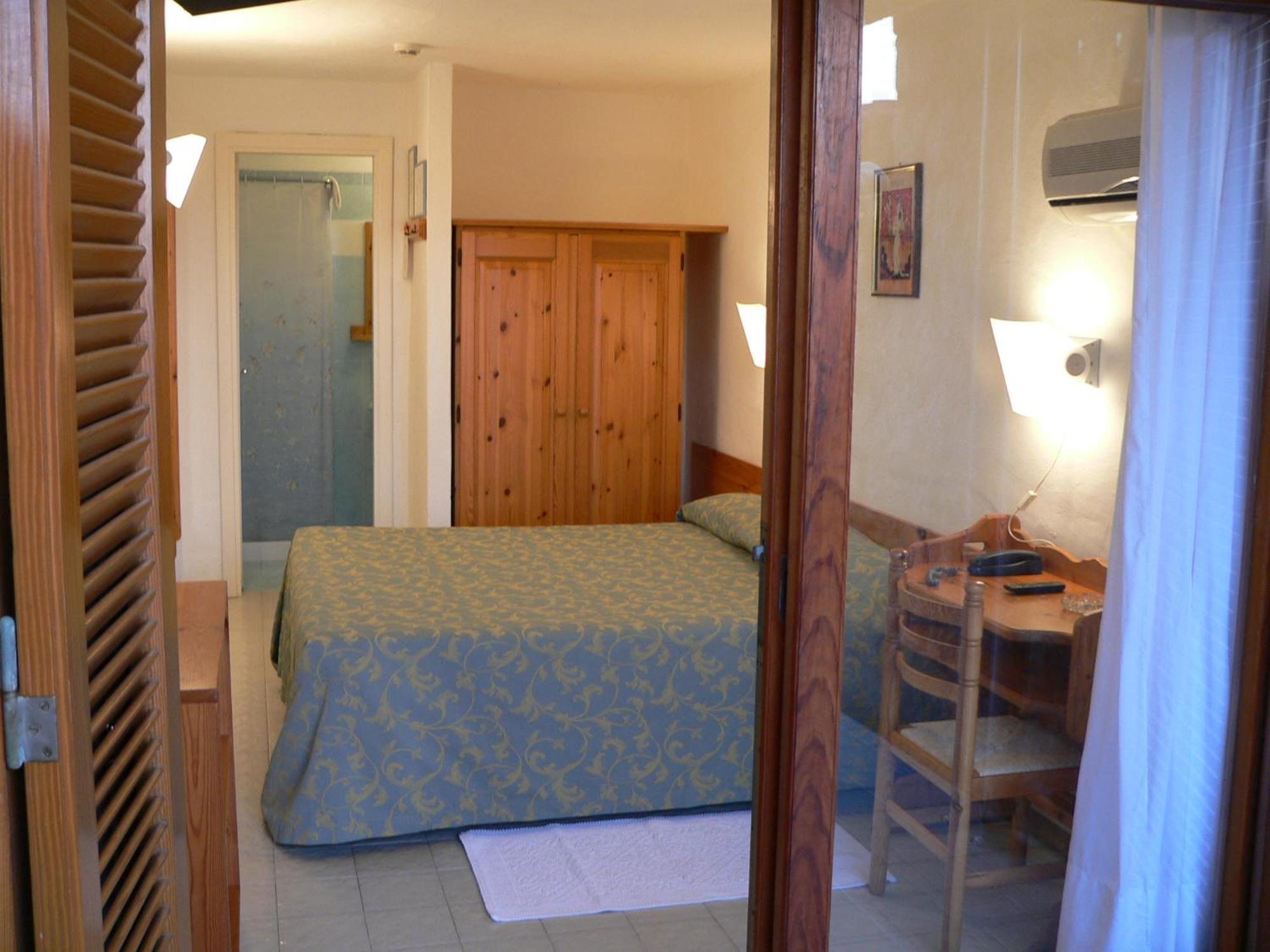 Hotel Olimpia Baja Sardinia Eksteriør bilde