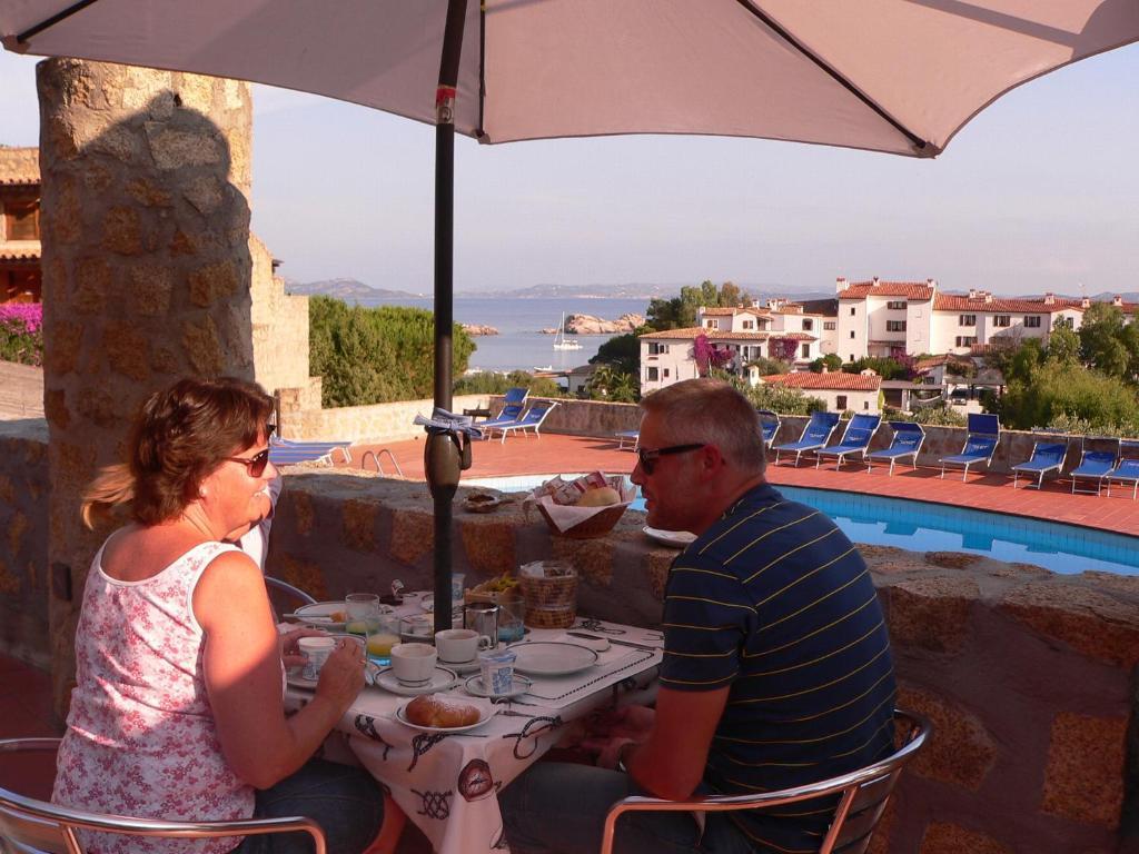 Hotel Olimpia Baja Sardinia Eksteriør bilde